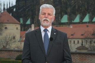 Prezident zrušil schůzku s Babišem, Okamurou, Vyst...